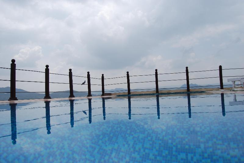 โรงแรม อุไดเปอร์ อุเดเปอร์ ภายนอก รูปภาพ